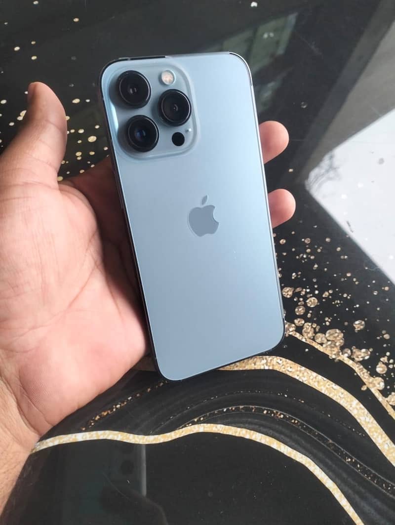 Apple iPhone 13 Pro 0