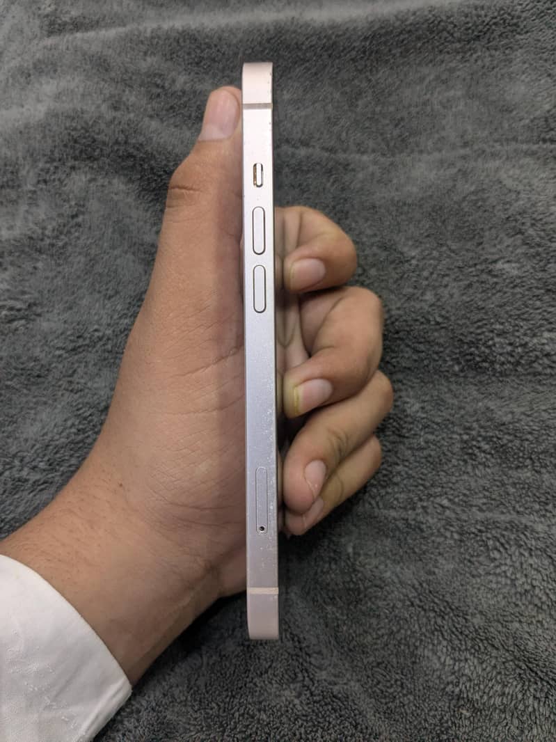 Apple iPhone 13 1