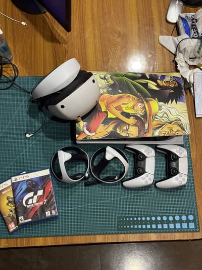 PlayStation 5 + PSVR 2 + 6 games + 2 controllers