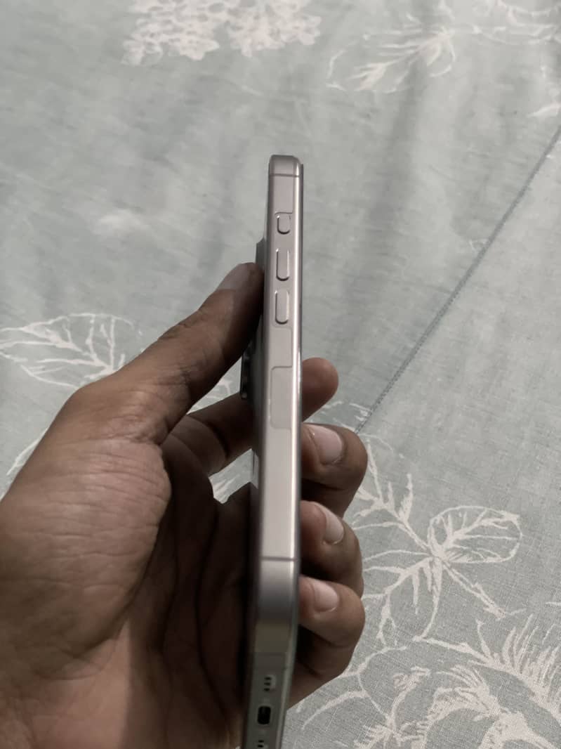 Apple iPhone 16 Pro 5