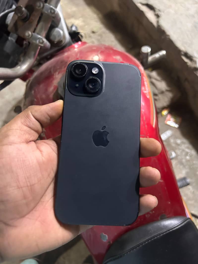 Apple iPhone 15 2