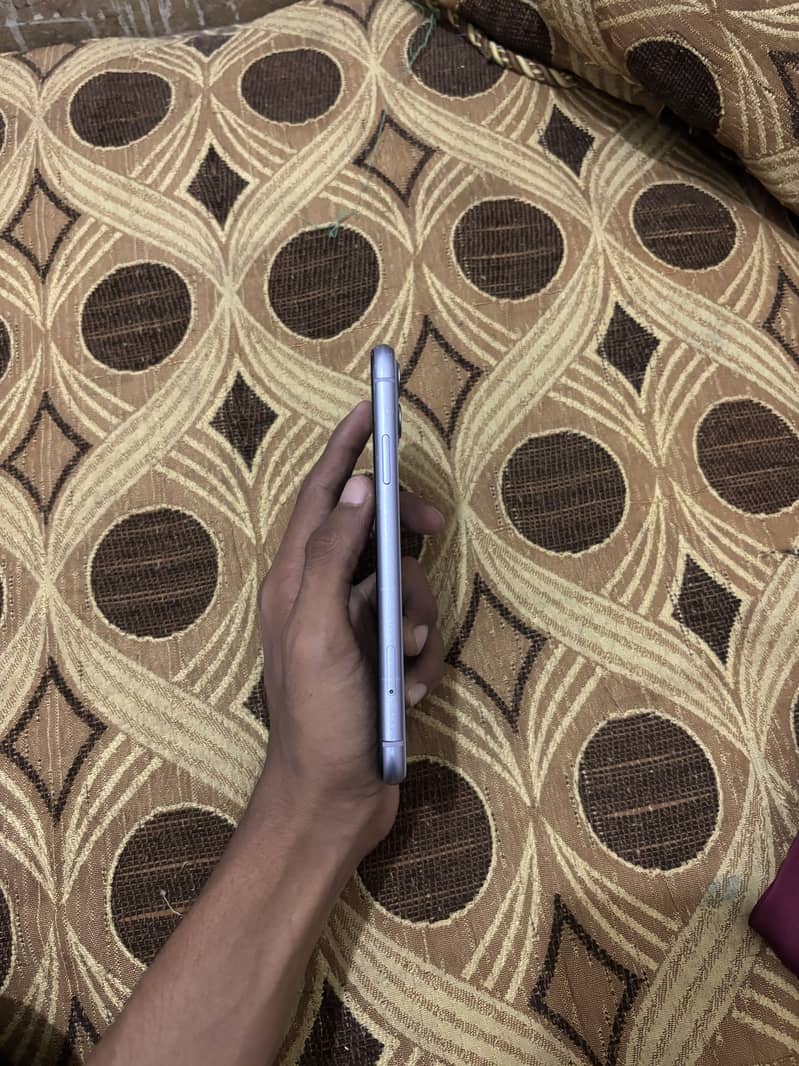 Apple iPhone 11 1