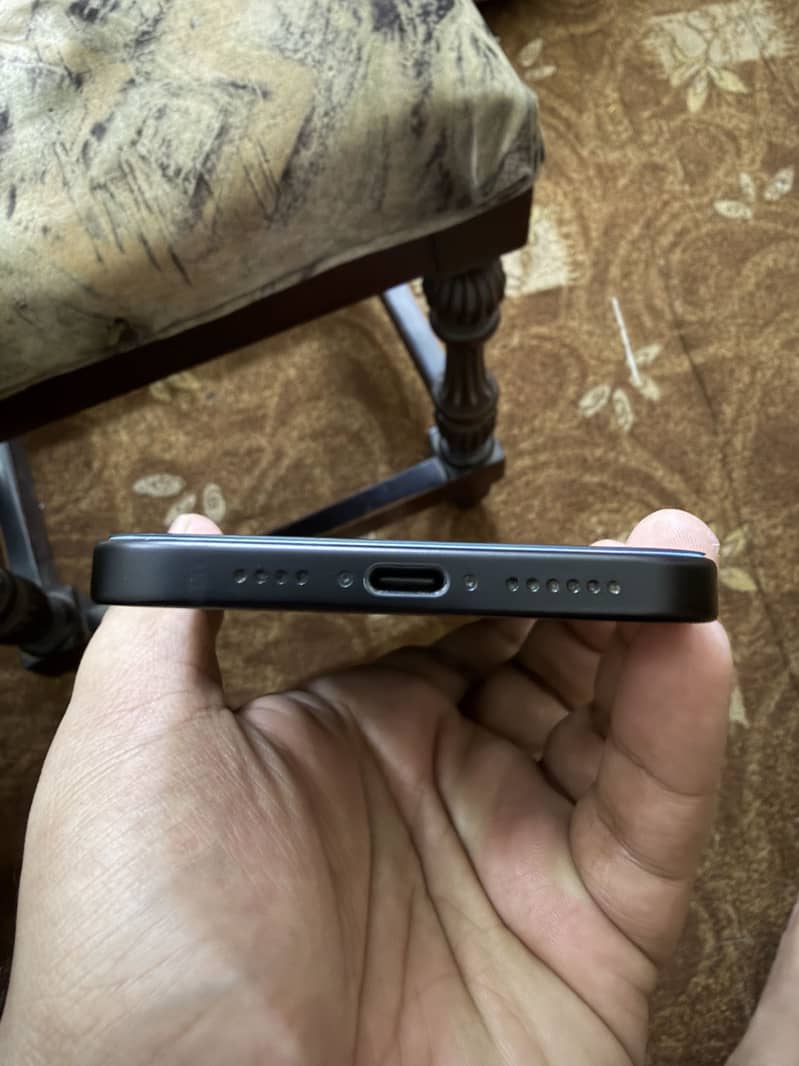 Apple iPhone 15 plus 4