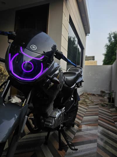 YBR 125 20 model
