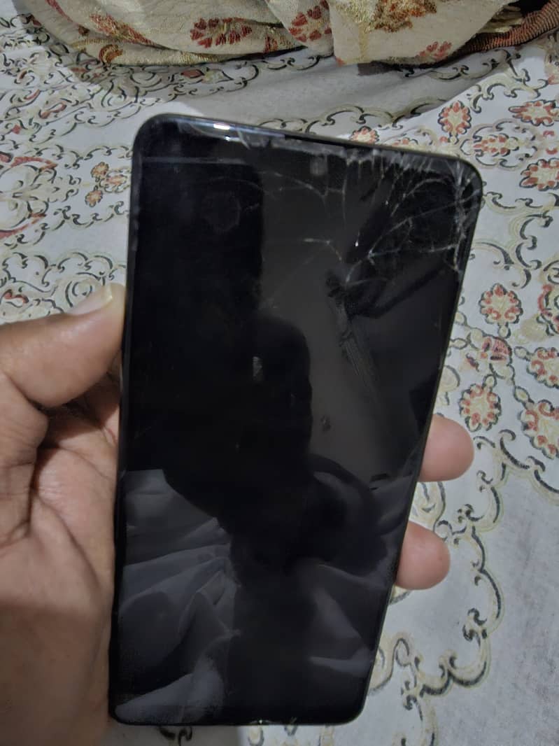 Sharp Aquas Zero 5G basic gaming phone 2