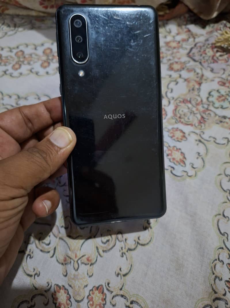 Sharp Aquas Zero 5G basic gaming phone 3