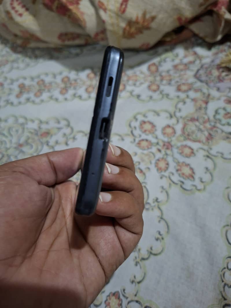 Sharp Aquas Zero 5G basic gaming phone 5