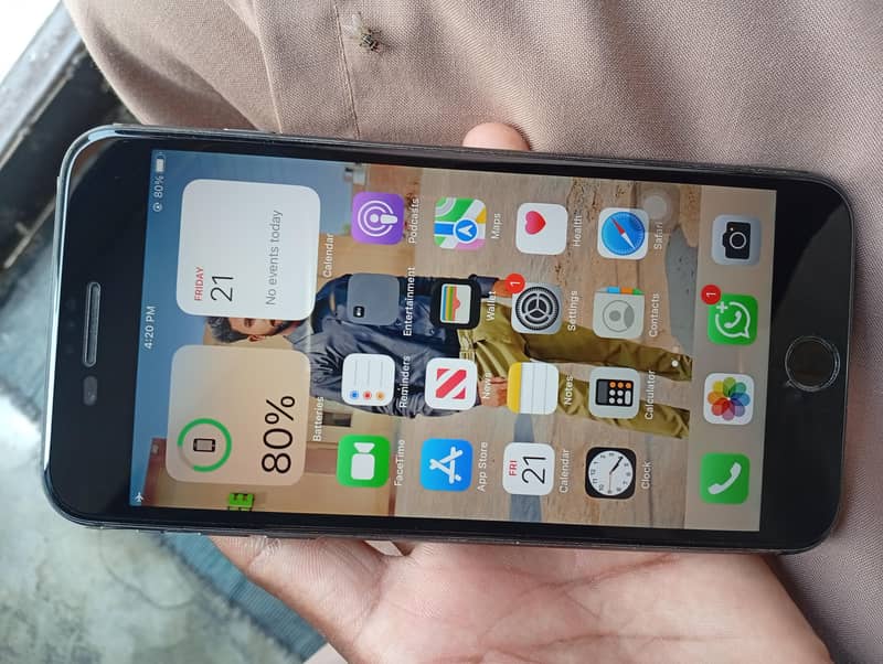 iPhone 8 Plus 1