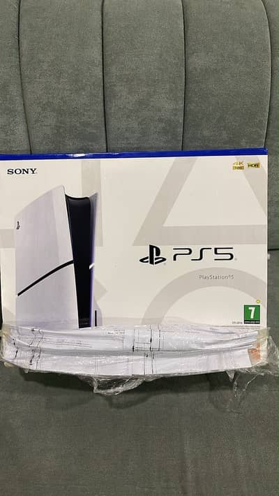 Ps5 slim box pack with 2 controller