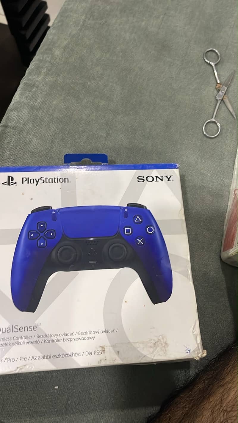 Ps5 slim box pack with 2 controller 1