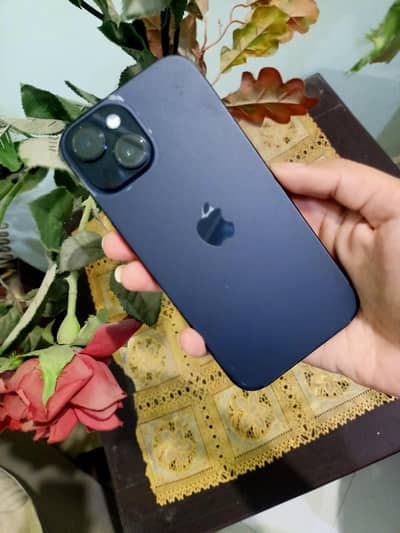Apple iPhone 15