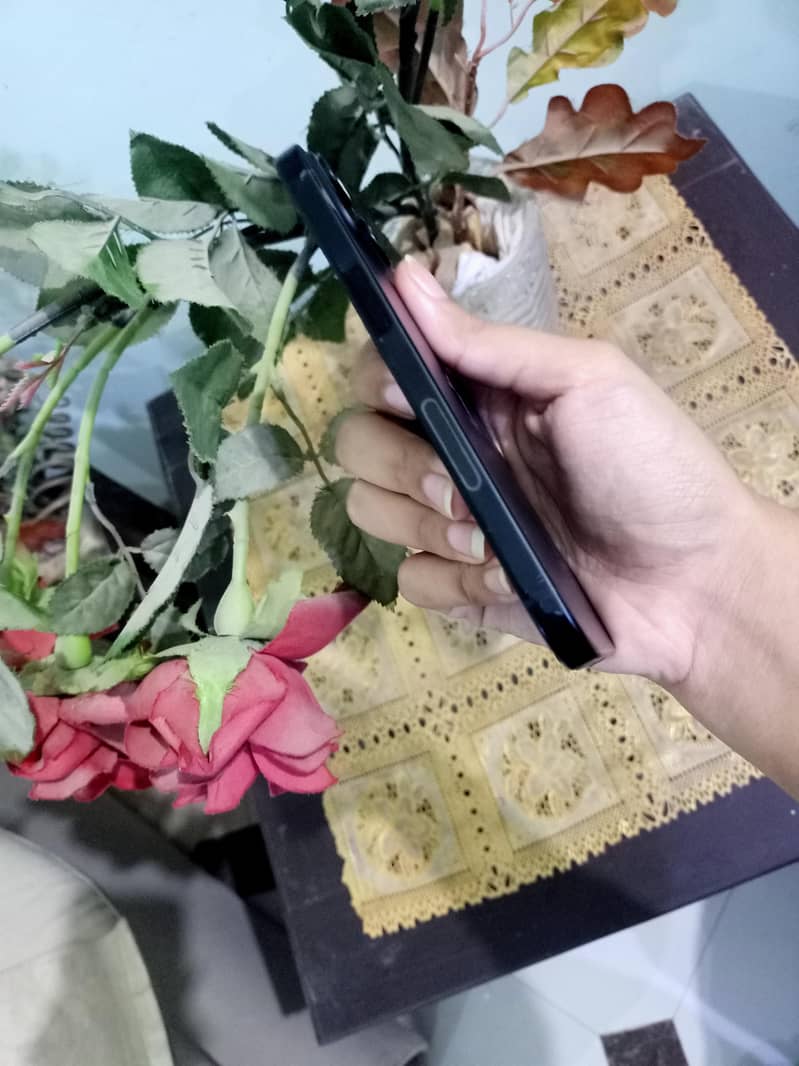 Apple iPhone 15 4