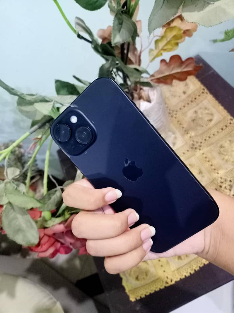 Apple iPhone 15 6