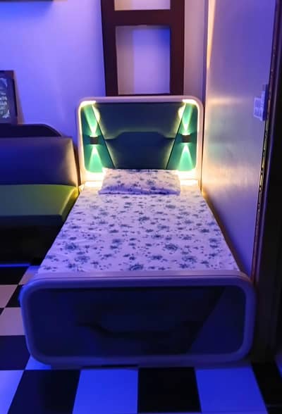deco paint with mattress