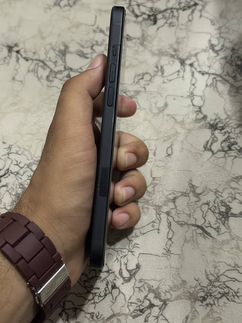 Apple iPhone 15 plus 3
