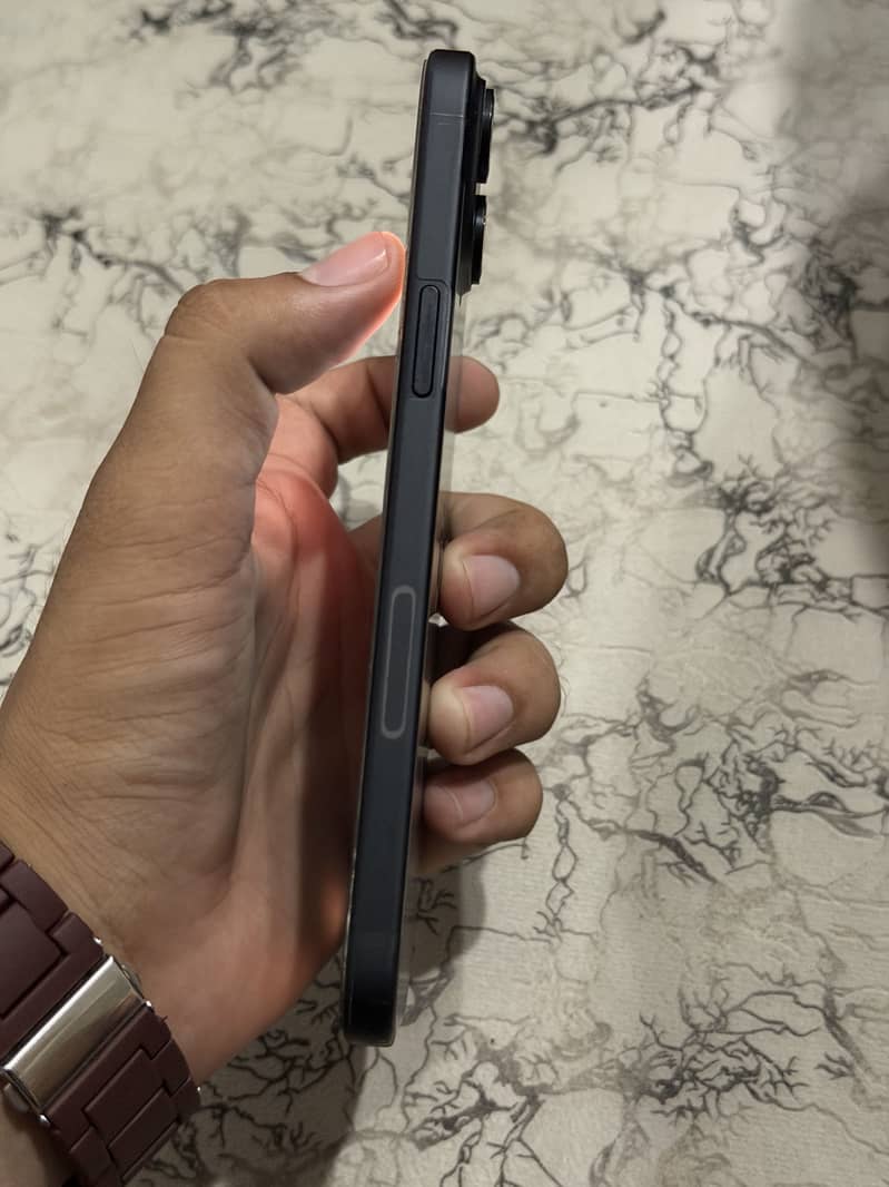 Apple iPhone 15 plus 4