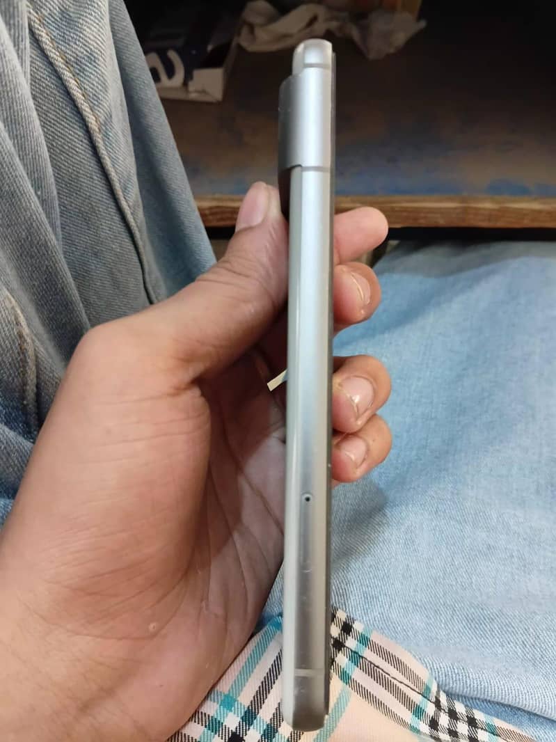 Google Pixel 8 2