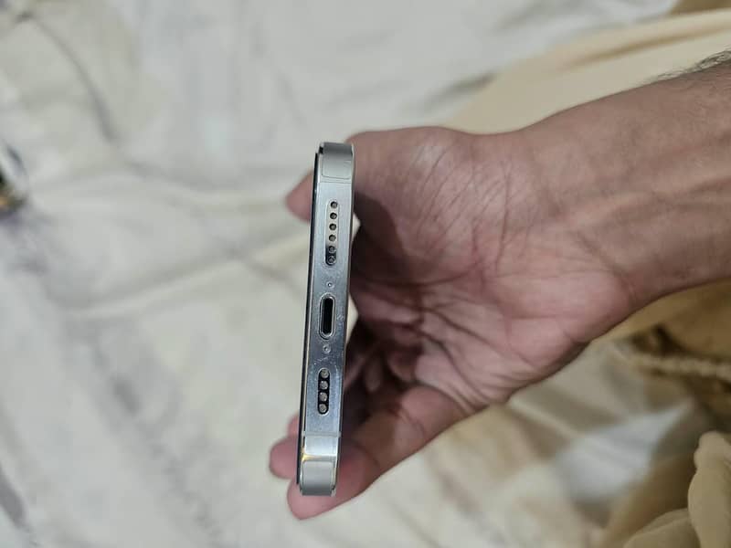Apple iPhone 14 Pro Max 6