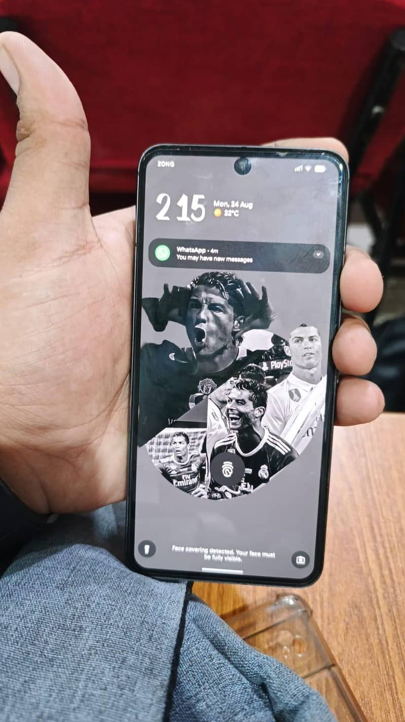 Google Pixel 8 4