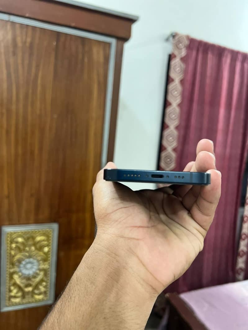 Apple iPhone 13 3