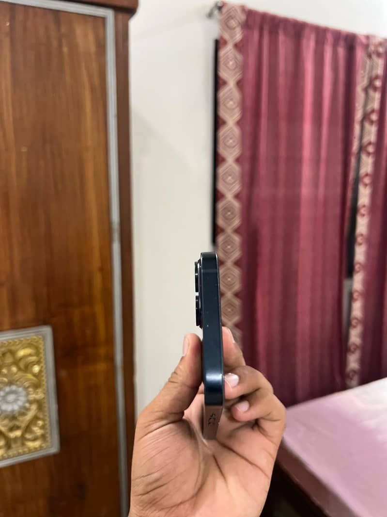 Apple iPhone 13 7