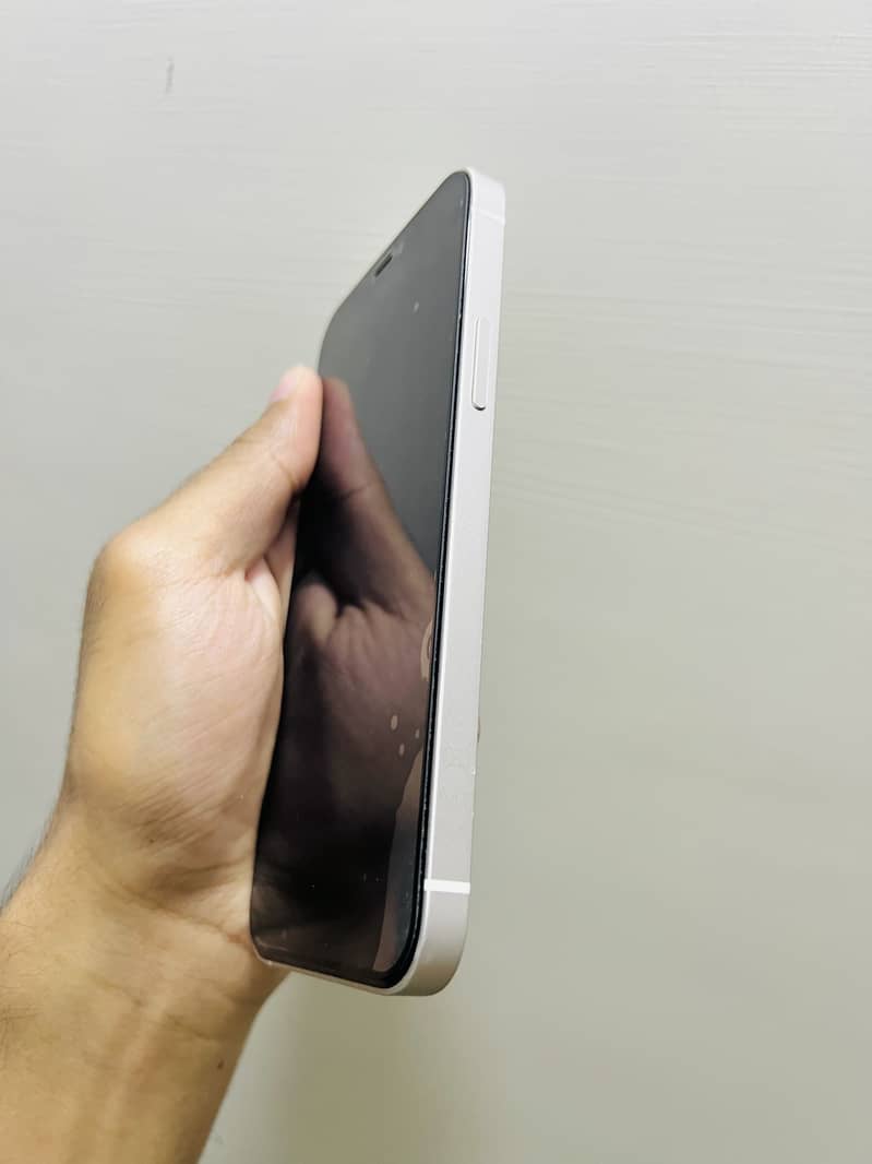 Apple iPhone 12 3