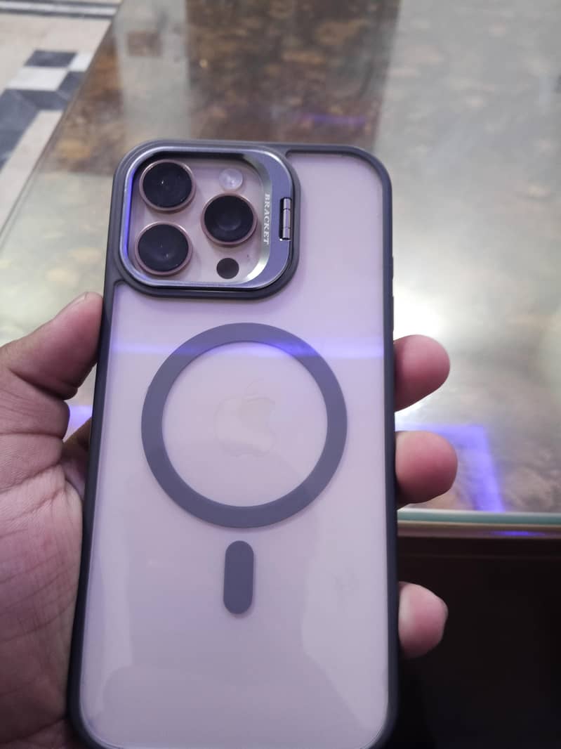 Apple iPhone 16 Pro 0