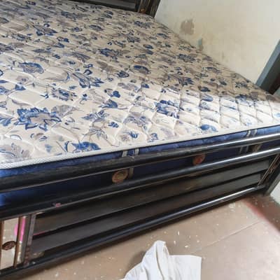 urgent sale only bed 10000