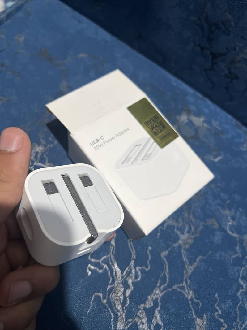 Iphone adapter 0