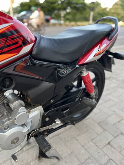 Honda CB 125F