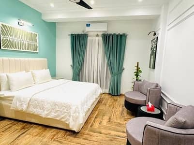 Daily, & Weekly Basis One Bedroom Studio Fully Furnished Luxury Apartment Available For Rent:-Location:- Bahria Town Phase 1, p 4 paradise Commersial or Phase 7 & Gulberg Greens Islamabad Luxury Apartments Avaiolable