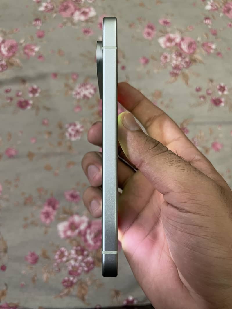 Google Pixel 9 5
