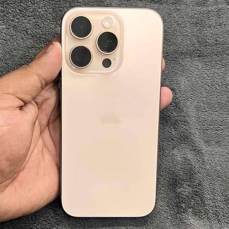 Apple iPhone 16 Pro Max 0