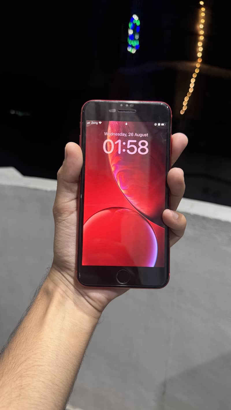 Apple iPhone 8 Plus 1