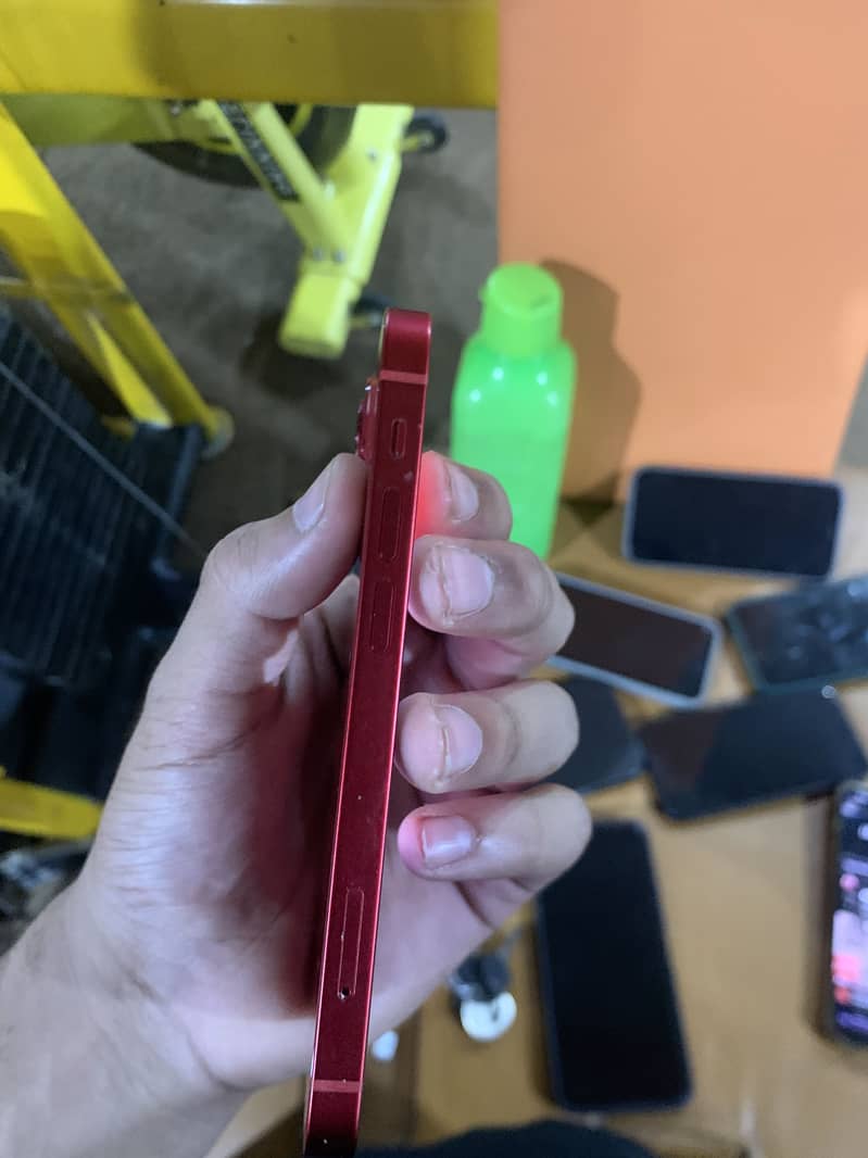 iPhone 13 mini 4