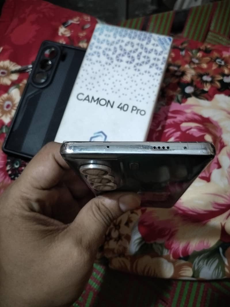 Tecno CAMON 40 Pro 1