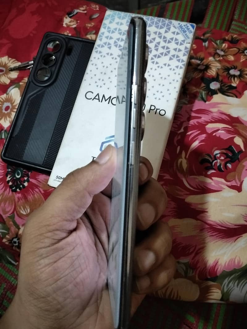 Tecno CAMON 40 Pro 5