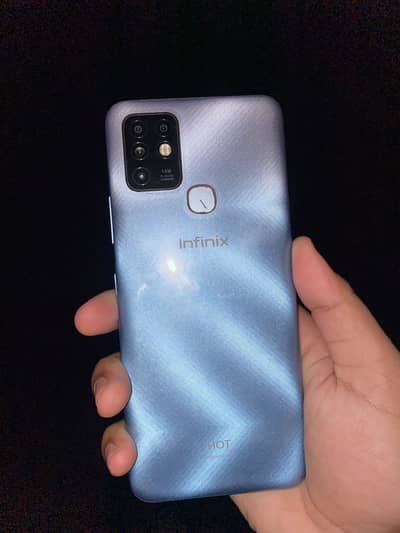 Infinix hot 10 4+4 128 with box