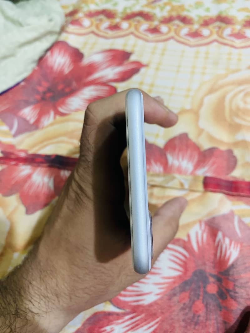 Apple iPhone 8 Plus 2