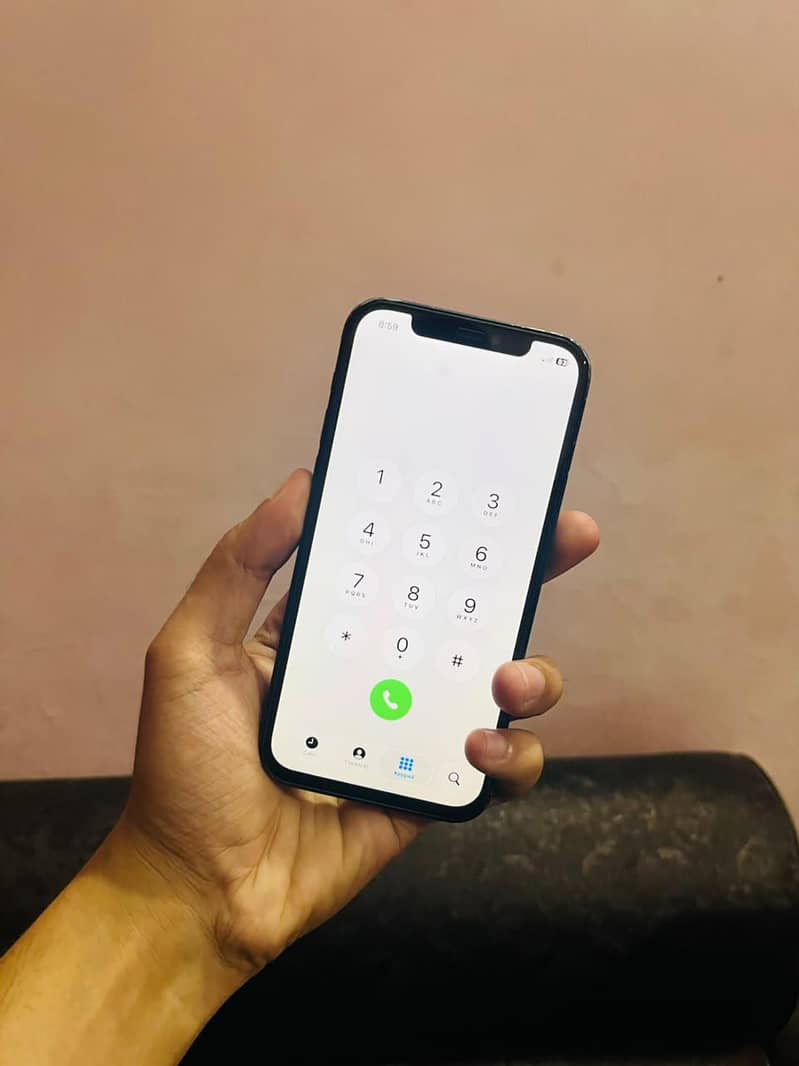 Apple iPhone 12 4