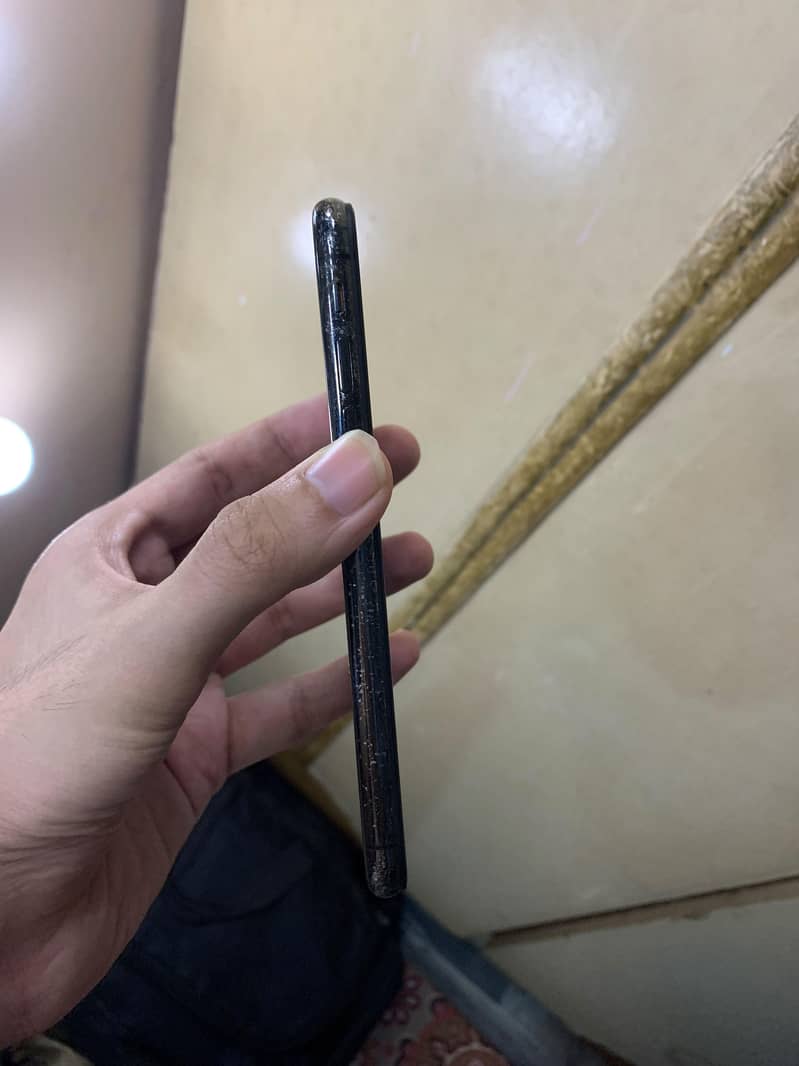 Apple iPhone X 3