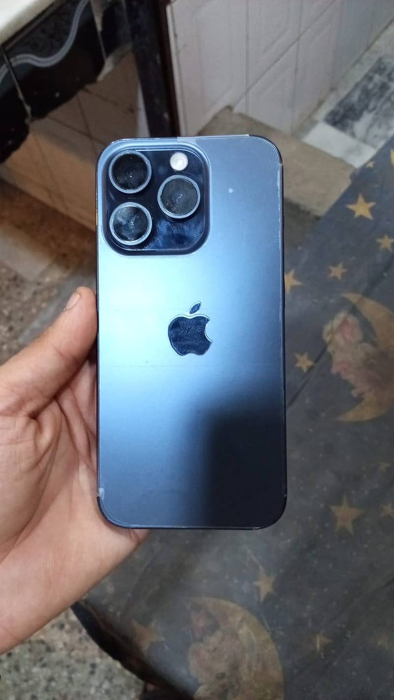 Apple iPhone 15 Pro 0