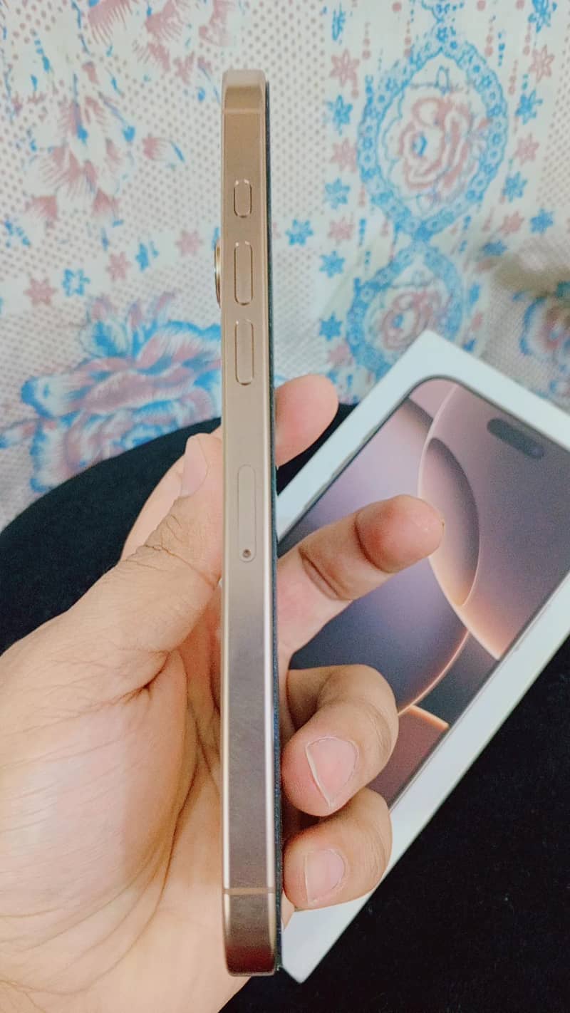 Apple iPhone 16 Pro Max 3