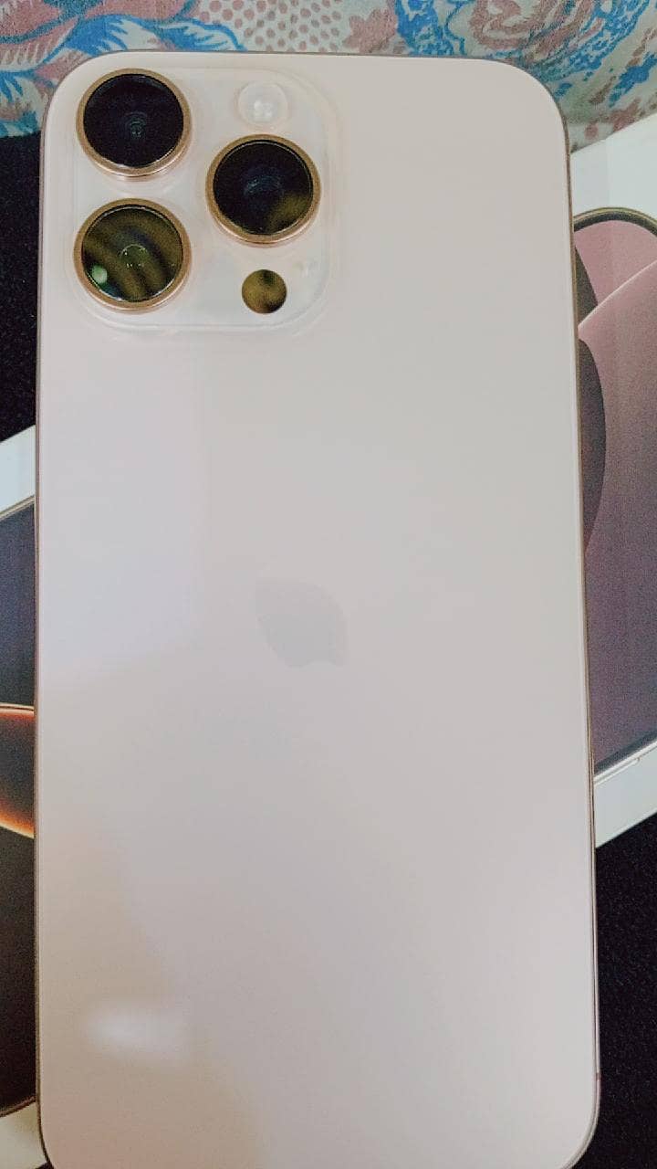 Apple iPhone 16 Pro Max 5
