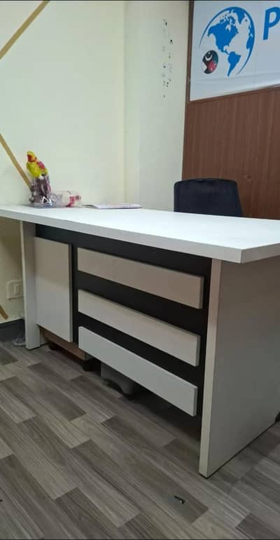 Executive Office Table / Manager Desk for Sale