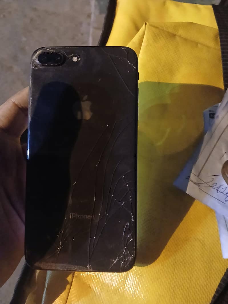 Apple iPhone 8 Plus 1