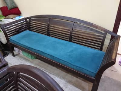 5 seater sofa set with table