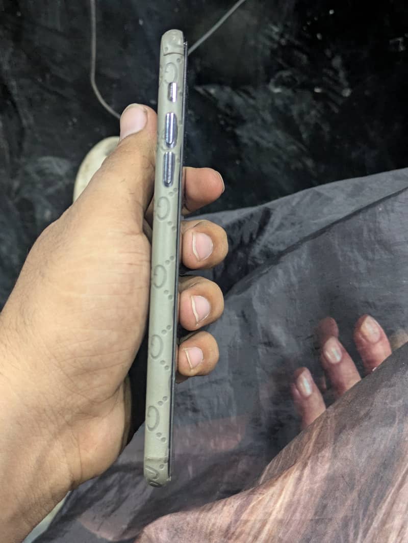 Apple iPhone 11 Pro Max 3