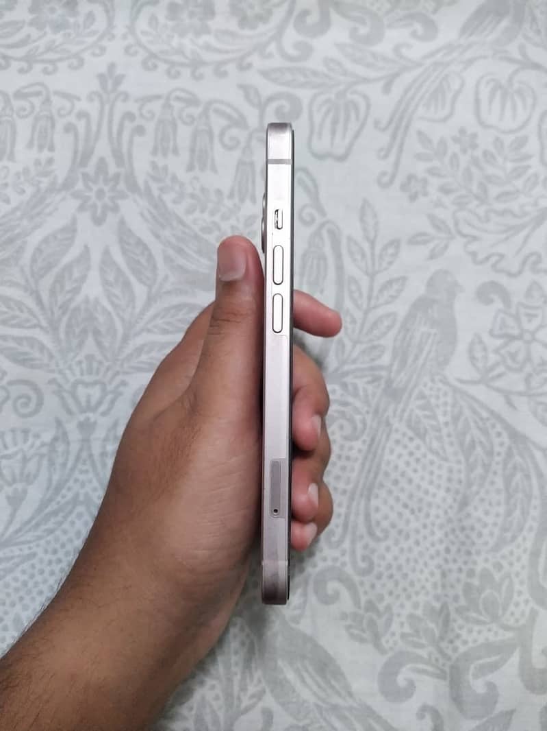 Apple iPhone 13 3