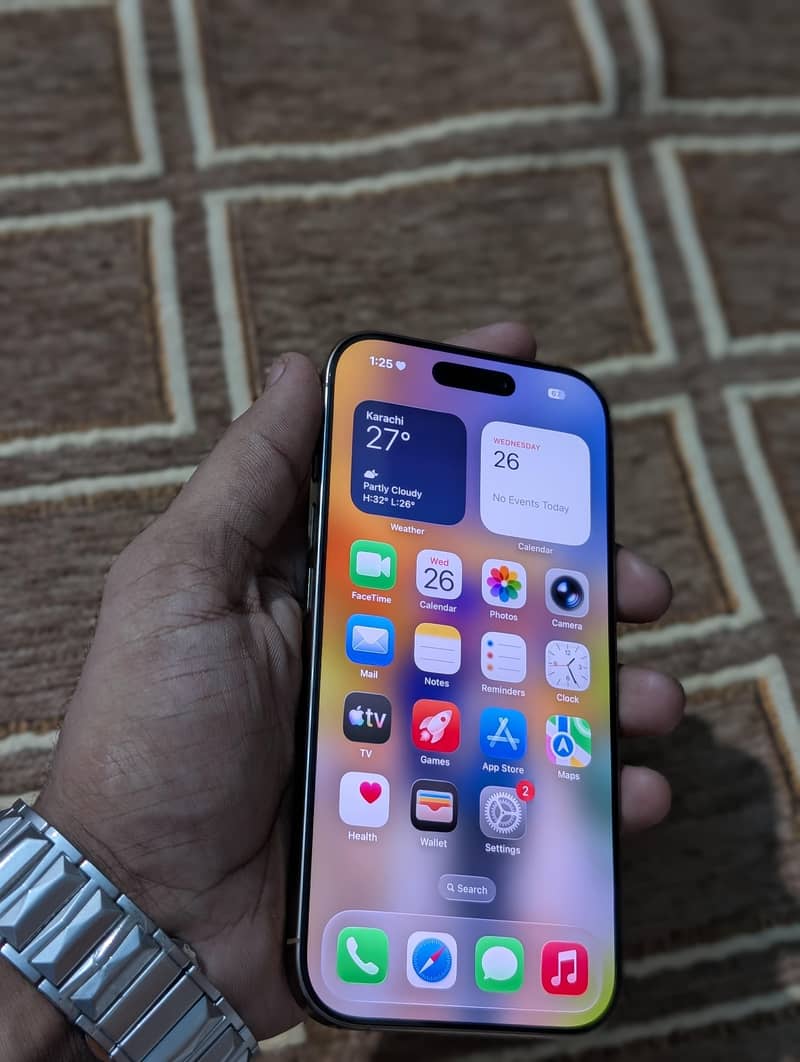 Apple iPhone 16 Pro 2